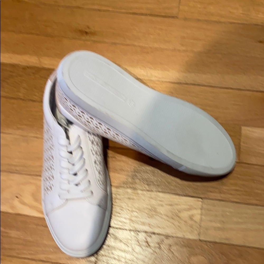 Zara sneakers - like new-worn once! - Picture 2 of 2